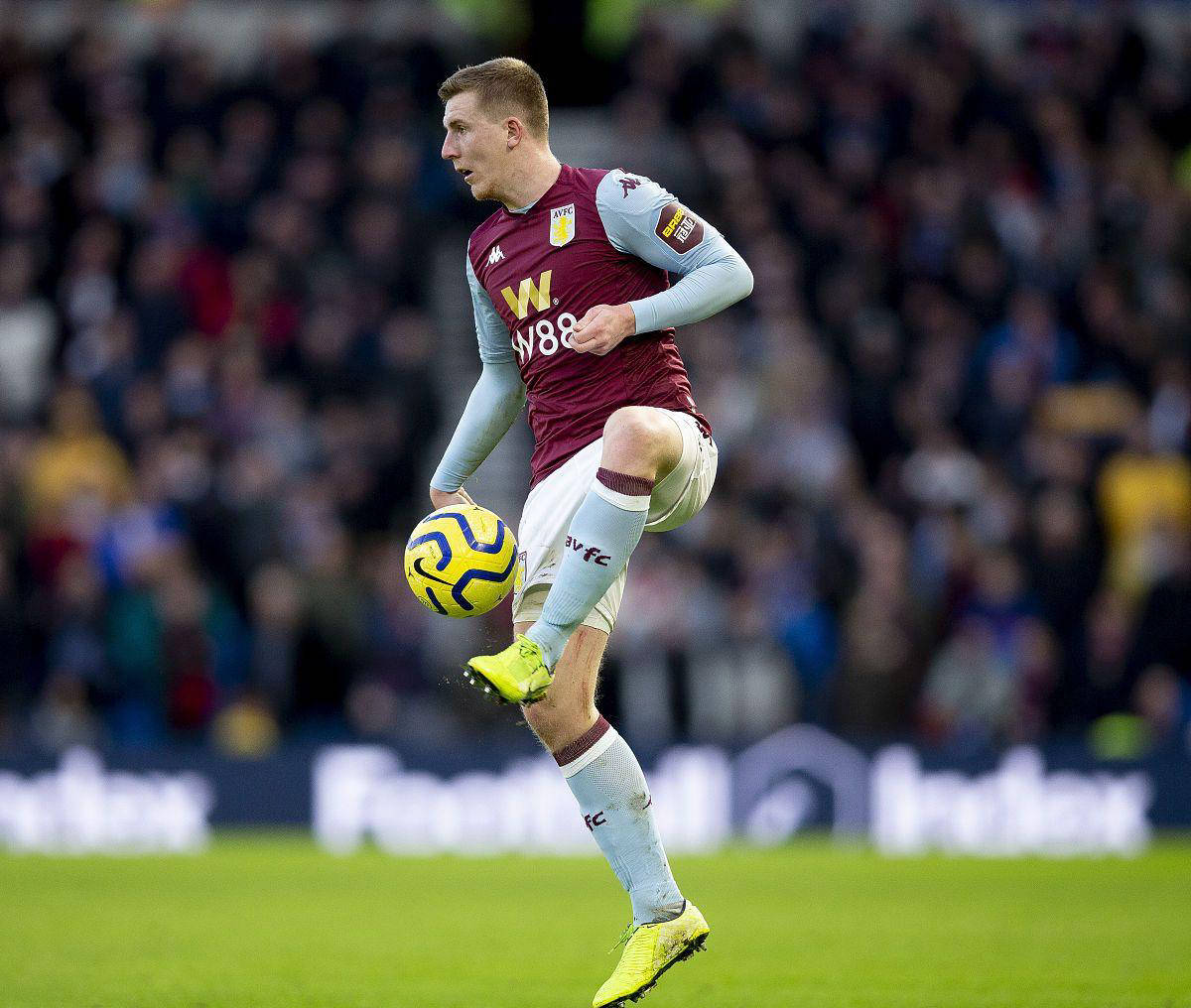 包含重磅！清晨阿斯顿维拉备战CBA常规赛集结日新疆广汇调整名单以备欧冠，今晨皇家马德里造点机会的词条